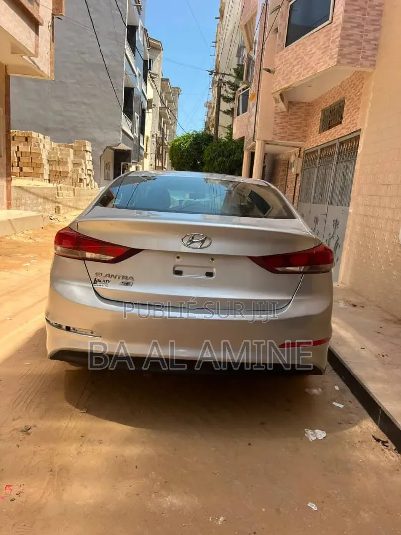 Hyundai Elantra 2018 Gris