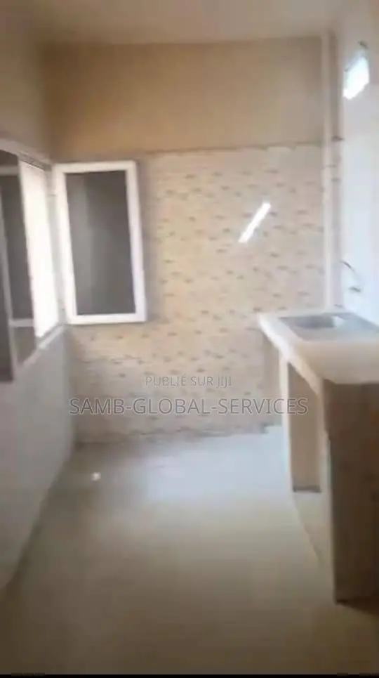 2chbre Appartement dans Yoff à Louer