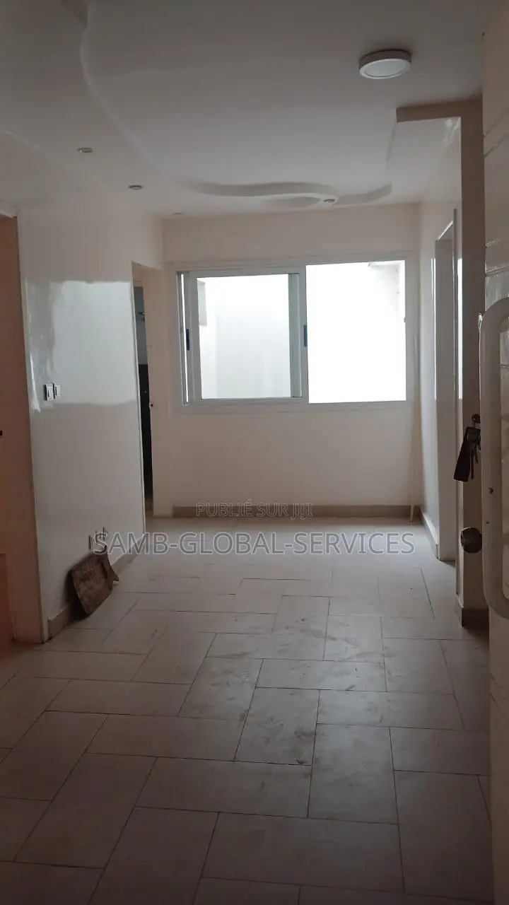 2chbre Appartement dans Yoff à Louer