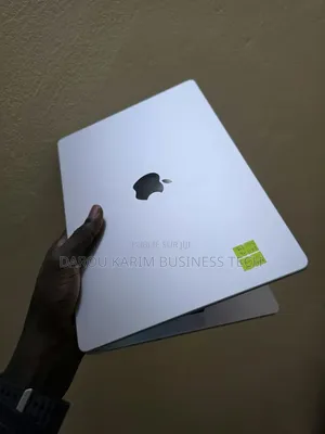 Nouveau Apple MacBook Pro 2025 M5 16GB Apple M5 SSD 512GB