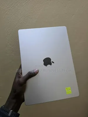 Nouveau Apple MacBook Pro 2025 M5 16GB Apple M5 SSD 512GB