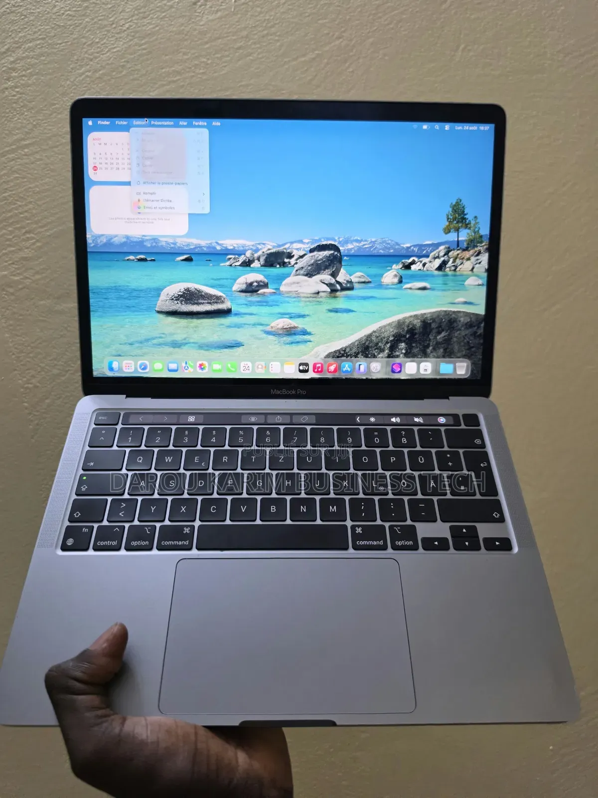 Nouveau Apple MacBook Pro 2022 M2 16GB Apple M2 SSD 512GB
