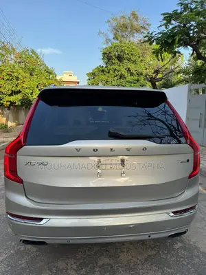 Volvo XC90 T6 Inscription AWD (2.0L 4cyl 8A) 2016 Argenté