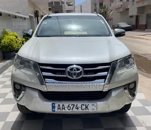 Toyota Fortuner 2020 Blanc