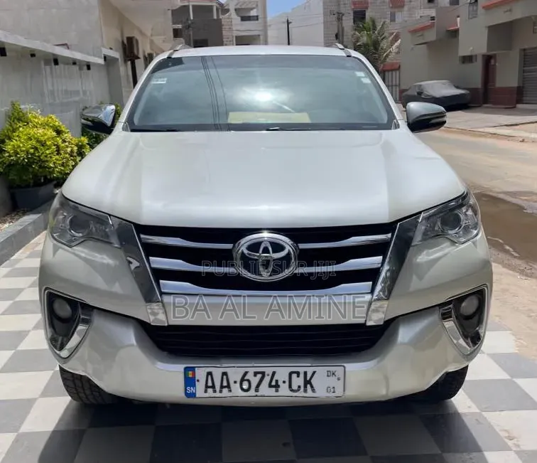 Toyota Fortuner 2020 Blanc
