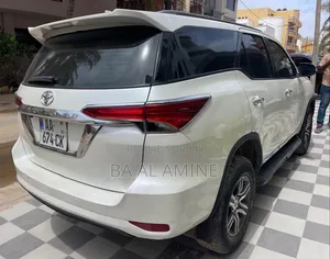 Toyota Fortuner 2020 Blanc