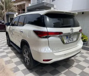 Toyota Fortuner 2020 Blanc