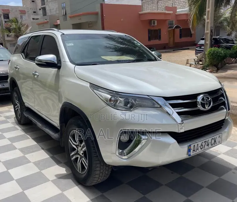 Toyota Fortuner 2020 Blanc