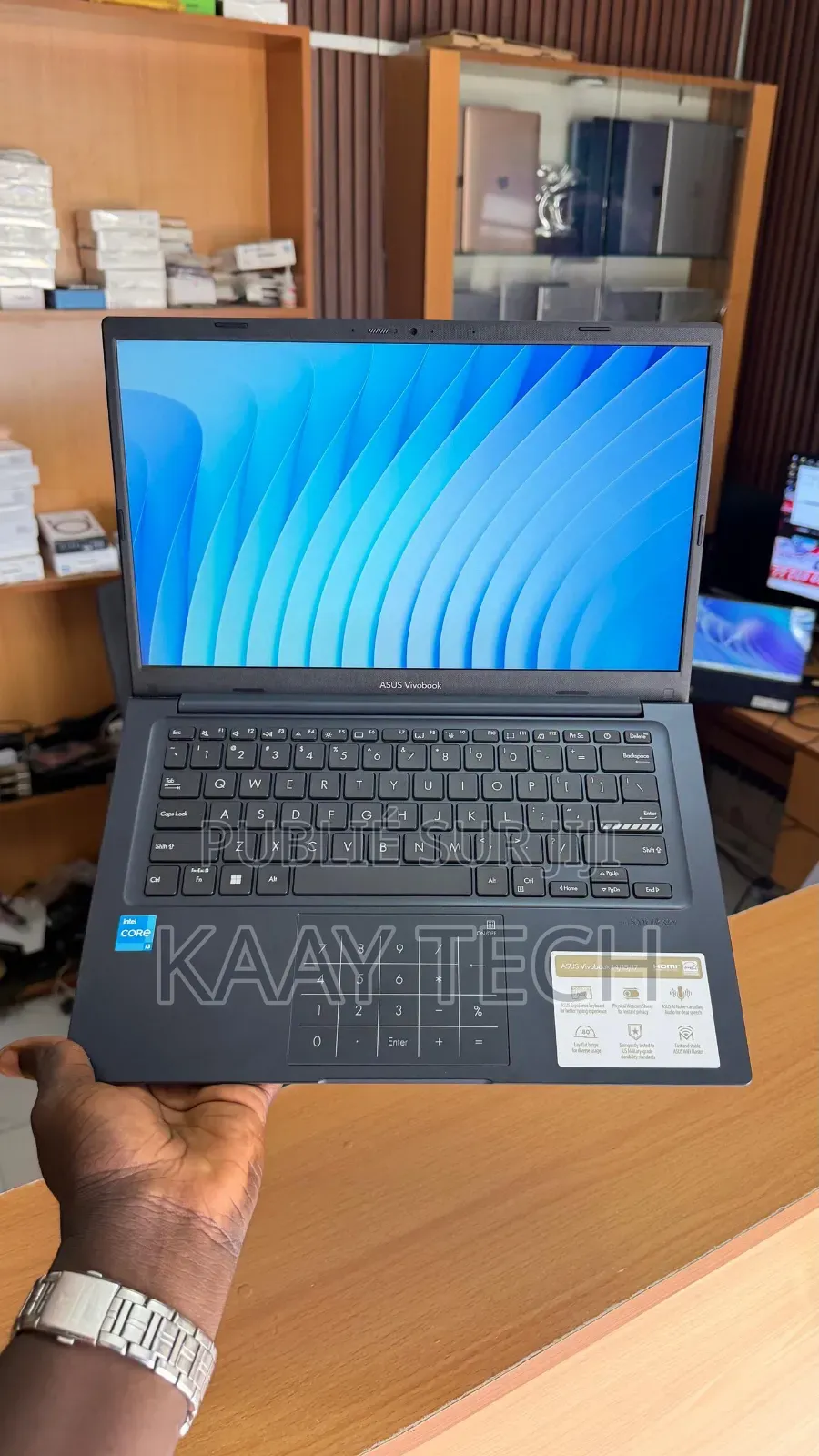 Nouveau Asus Vivobook 14 OLED 16GB Intel Core i3 SSD 256GB