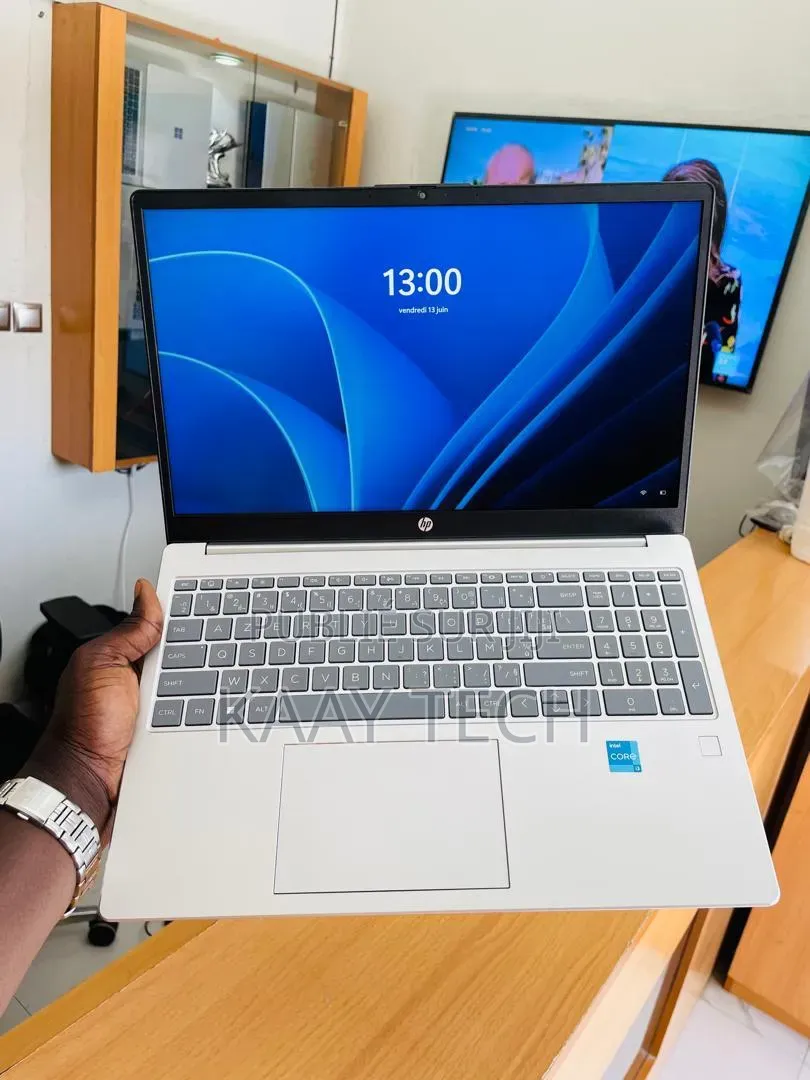Nouveau Ordinateur portable HP 15s 8GB Intel Core i3 SSD 512GB