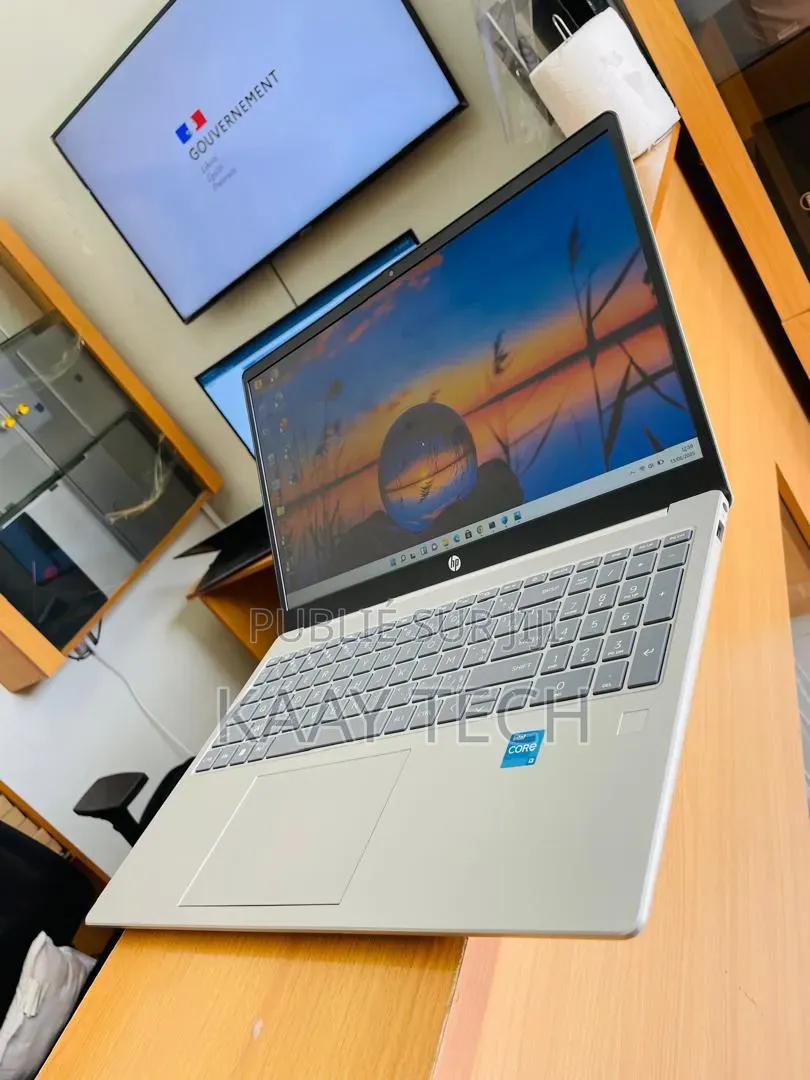 Nouveau Ordinateur portable HP 15s 8GB Intel Core i3 SSD 512GB