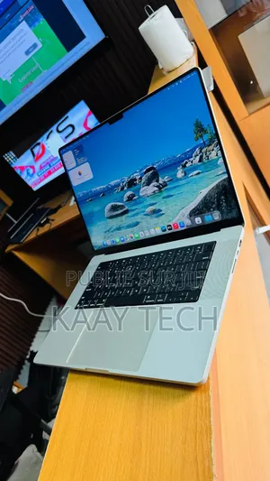 Nouveau Apple MacBook Pro 2021 M1 Max 16GB Apple M1 Pro SSD 512GB