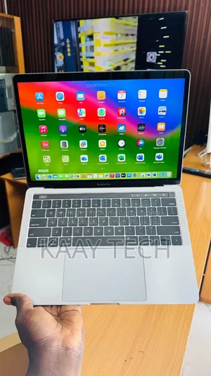Ordinateur portable Apple MacBook Pro 2019 16GB Intel Core i7 SSD 512GB