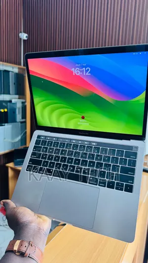 Ordinateur portable Apple MacBook Pro 2019 16GB Intel Core i7 SSD 512GB