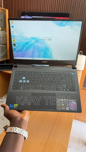 Nouveau Ordinateur portable MSI Cyborg 15 32GB Intel Core i7 SSD 512GB
