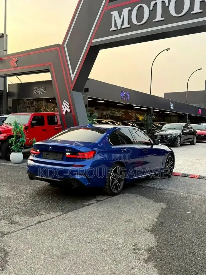 BMW 330i 2020 Bleu