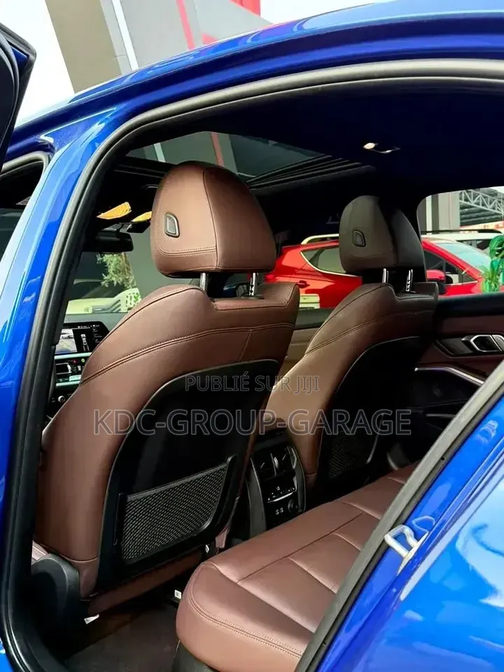 BMW 330i 2020 Bleu