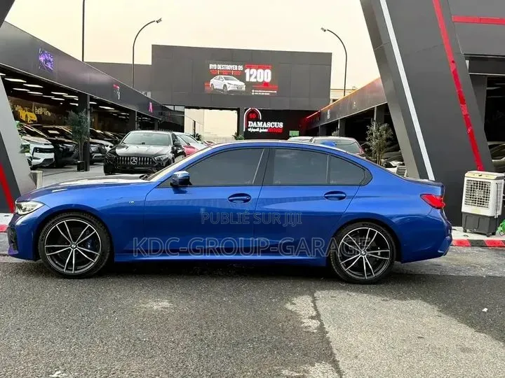 BMW 330i 2020 Bleu