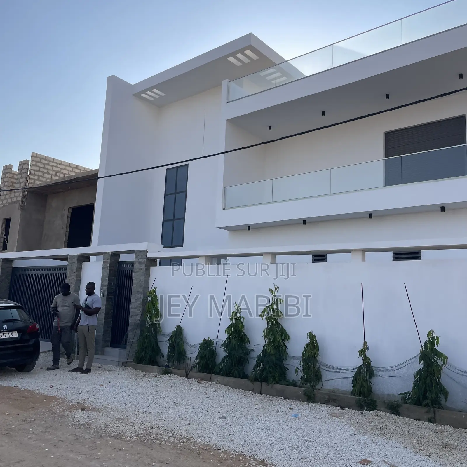 Meublé 4chbre Villa dans Thiès Sud à Vendre