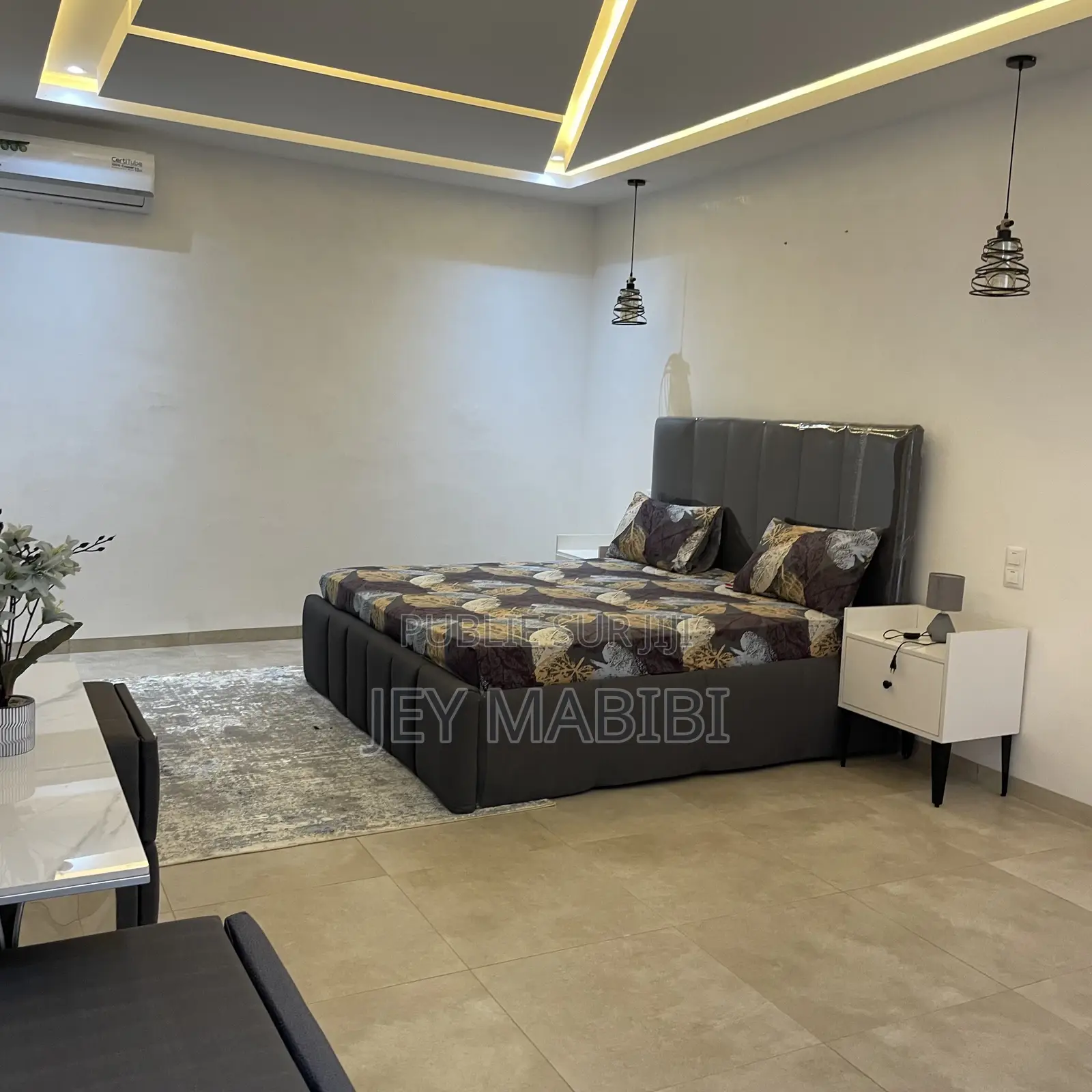 Meublé 4chbre Villa dans Thiès Sud à Vendre