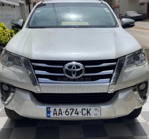 Toyota Fortuner 2020 Blanc