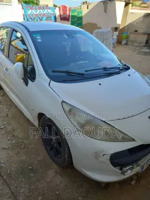 Peugeot 207 2012 Blanc