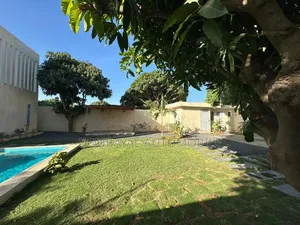 4chbre Villa dans Nguaparou, Thiès Sud à Vendre