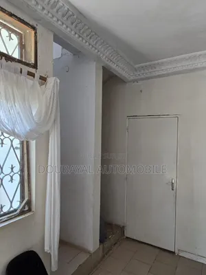 3chbre Villa dans Gran Mbour, Thiès Sud à Vendre