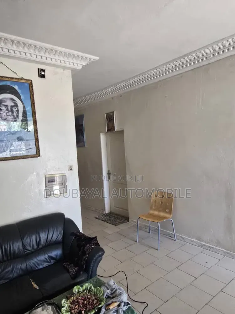3chbre Villa dans Gran Mbour, Thiès Sud à Vendre