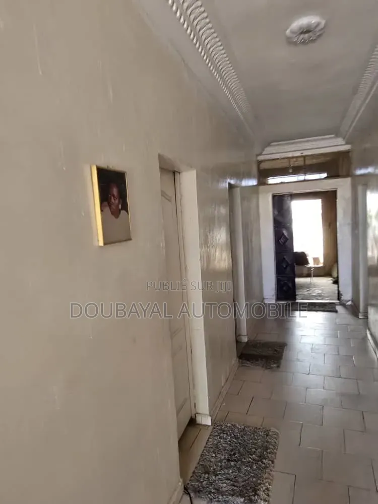 3chbre Villa dans Gran Mbour, Thiès Sud à Vendre