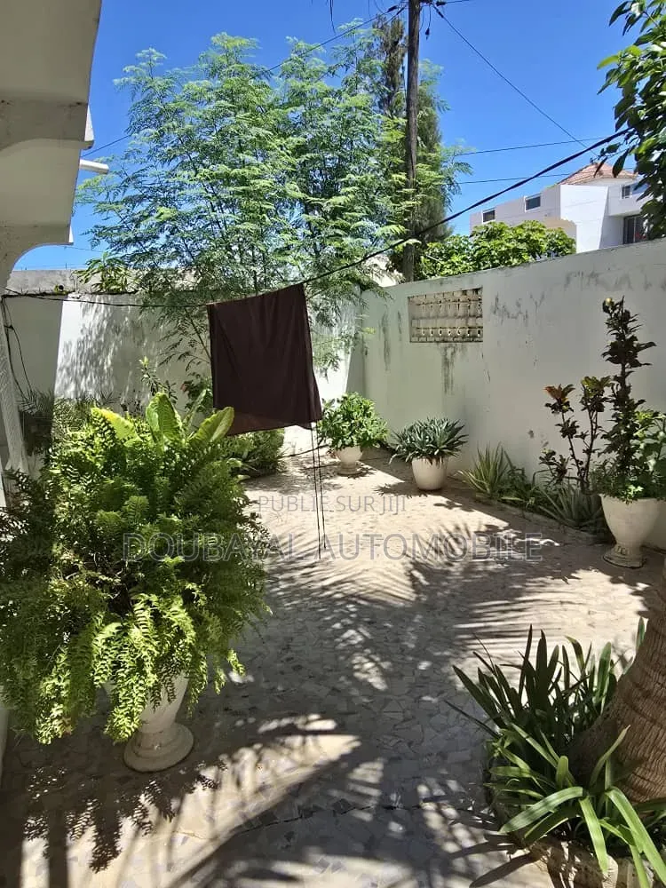 3chbre Villa dans Gran Mbour, Thiès Sud à Vendre