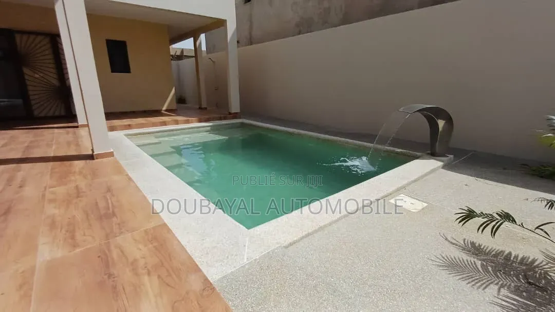 4chbre Villa dans Somone, Thiès Sud à Vendre