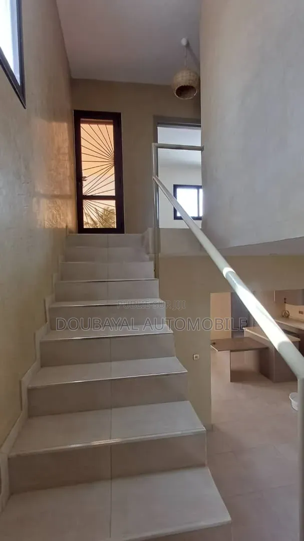 4chbre Villa dans Somone, Thiès Sud à Vendre
