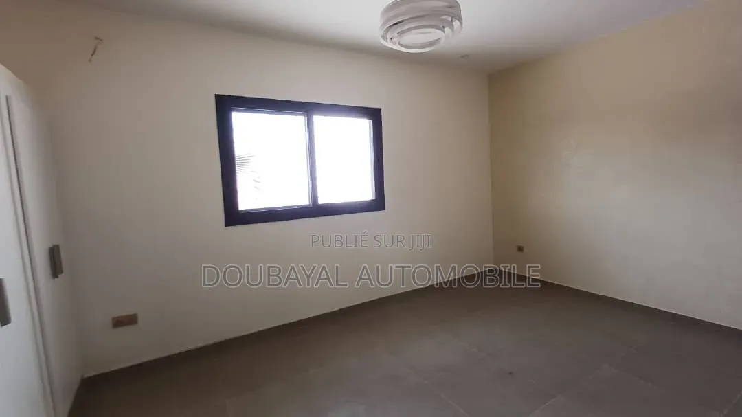 4chbre Villa dans Somone, Thiès Sud à Vendre