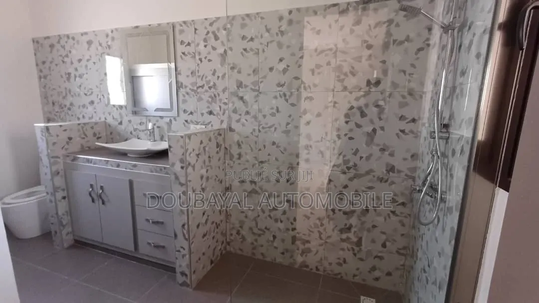 4chbre Villa dans Somone, Thiès Sud à Vendre