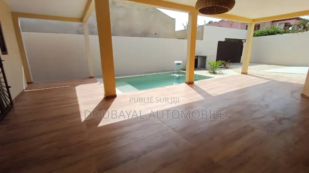 4chbre Villa dans Somone, Thiès Sud à Vendre