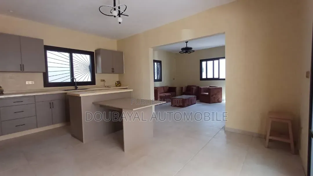 4chbre Villa dans Somone, Thiès Sud à Vendre