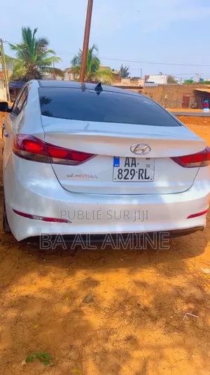 Hyundai Elantra 2018 Blanc