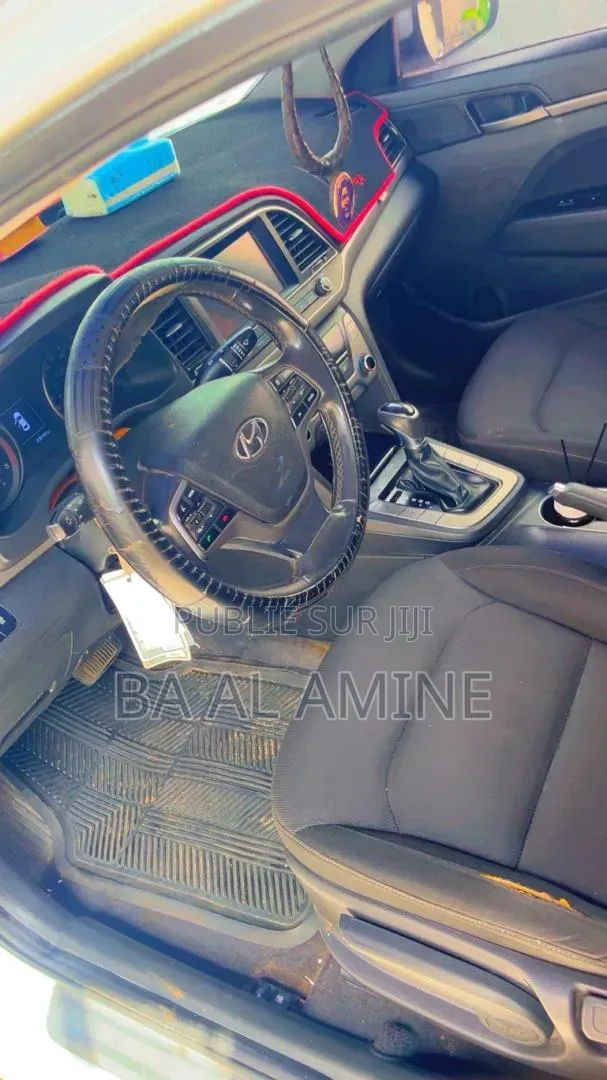 Hyundai Elantra 2018 Blanc