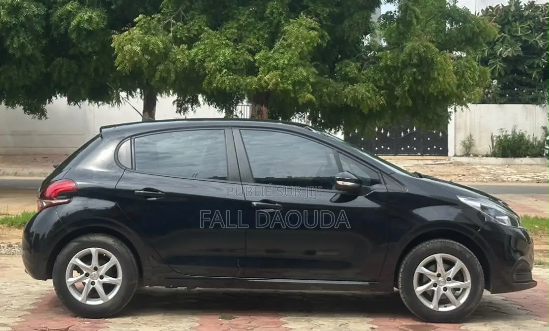 Peugeot 208 2016 Noir