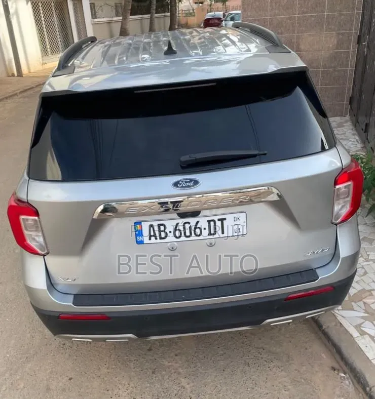 Ford Explorer 2023 Gris