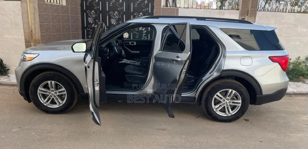 Ford Explorer 2023 Gris