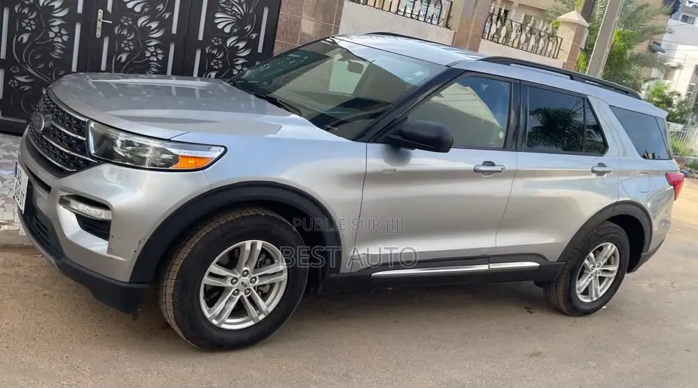 Ford Explorer 2023 Gris