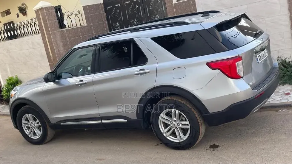 Ford Explorer 2023 Gris