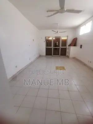 Magasin Pour Dépôt Dispo À Mermoz
