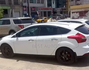Ford Focus 2014 Blanc