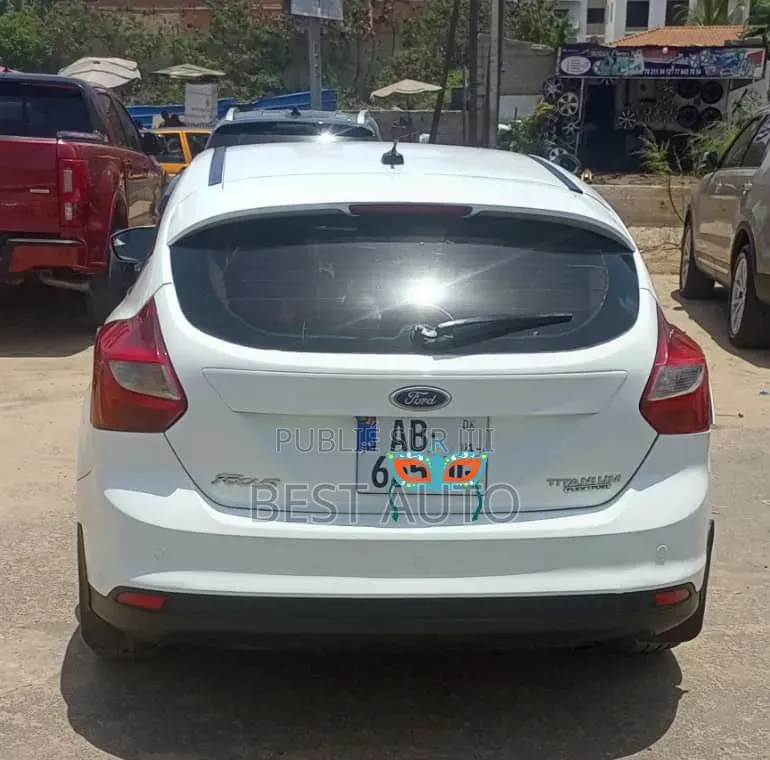 Ford Focus 2014 Blanc