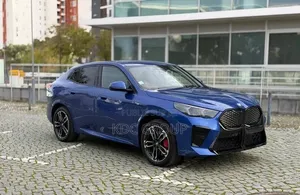 BMW iX 2024 Bleu