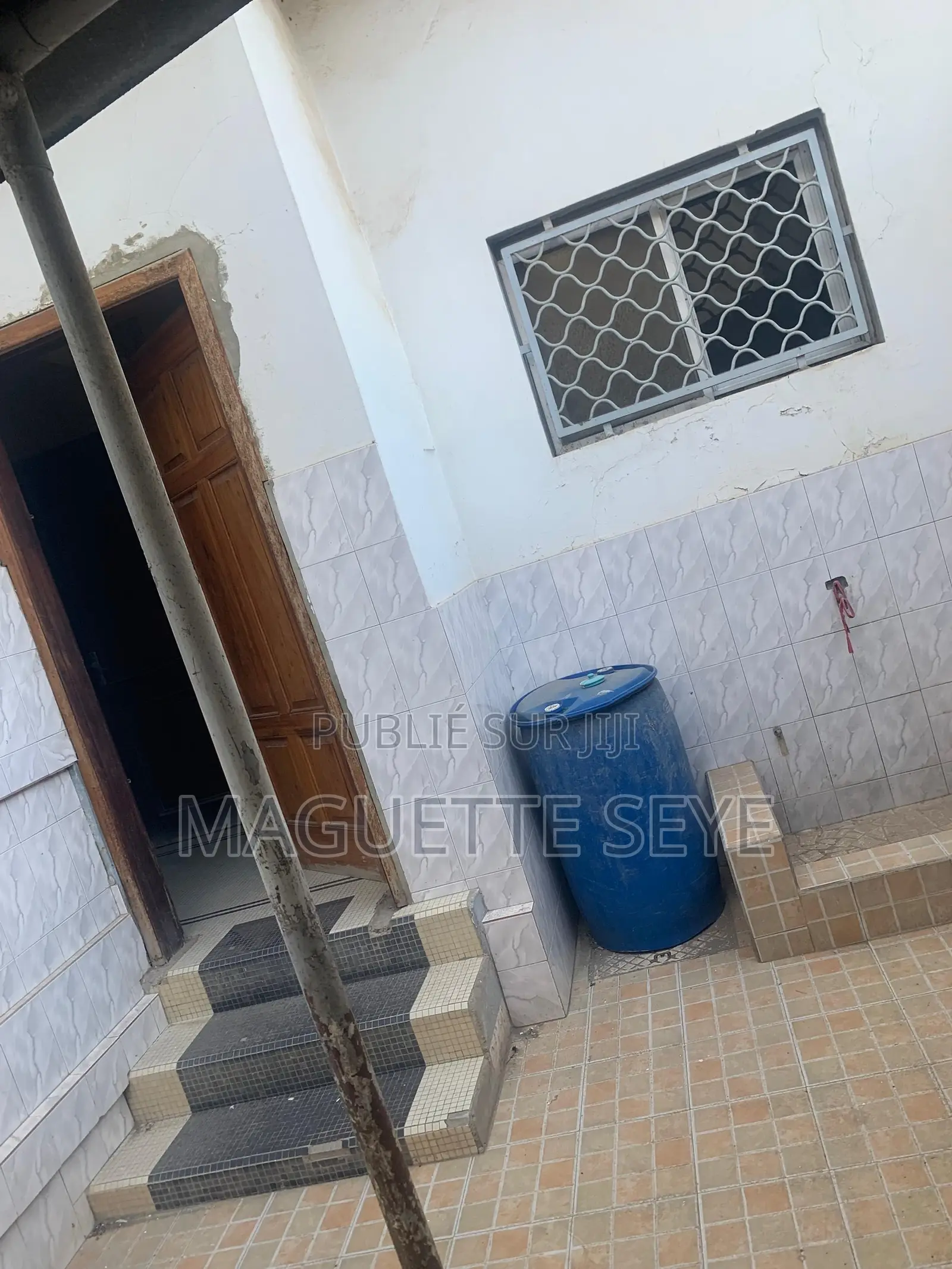 6chbre Maison dans Magui Immo, Biscuiterie à Vendre