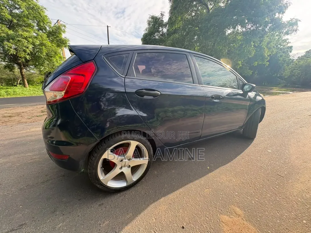 Ford Fiesta 2016 Bleu